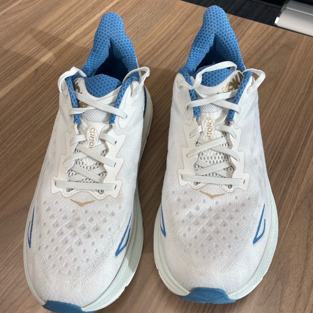 HOKA One-One Clifton 9 Athletic Sneakers Mens Size 11 2E